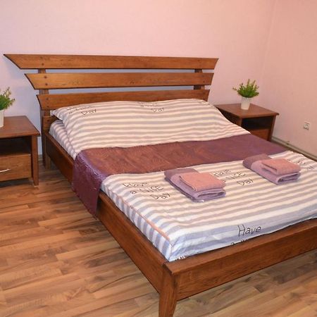 Квартира Двохкімнатна Фонтан Apartment Камианец-Подилский Екстериор снимка