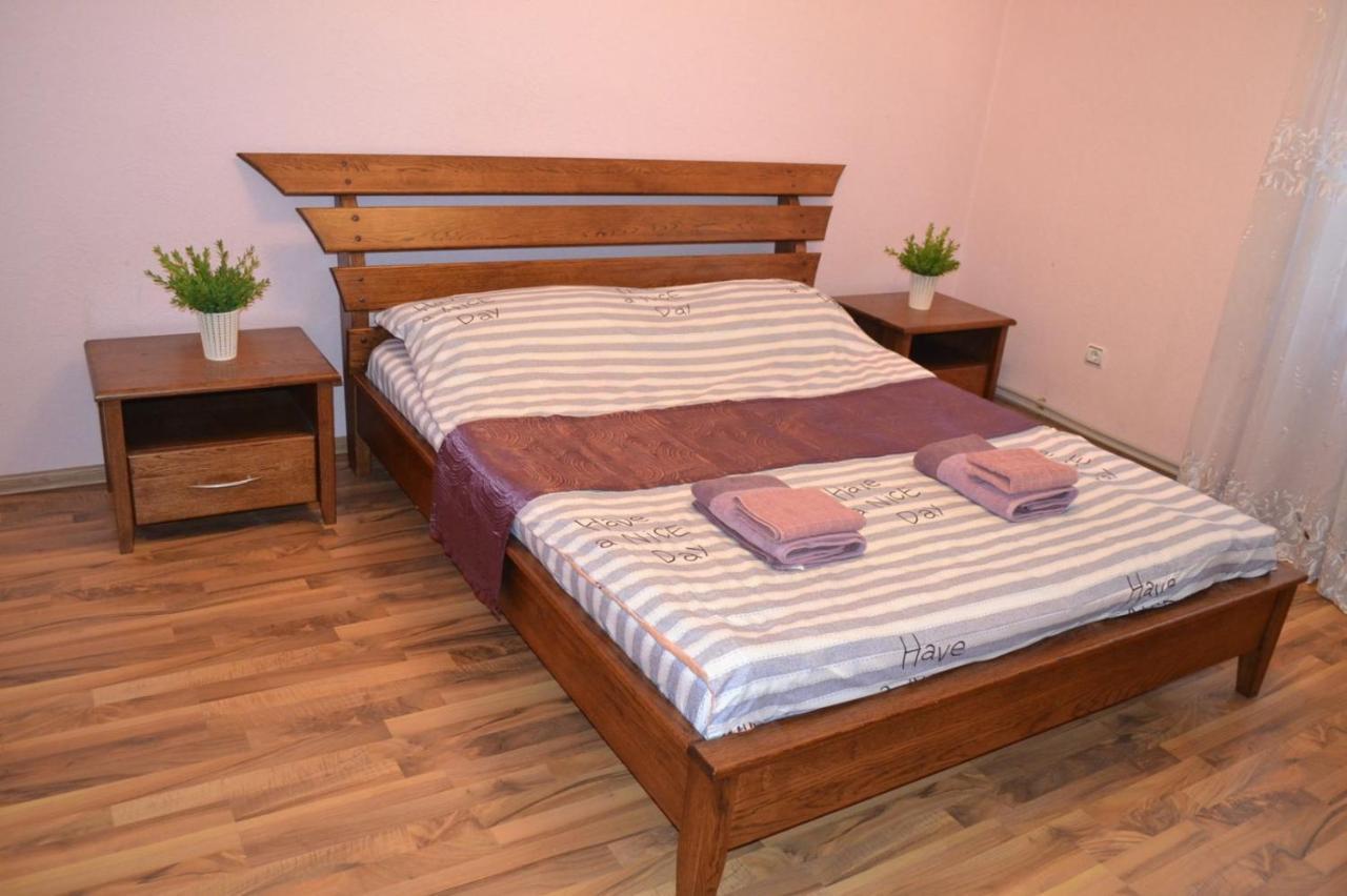 Квартира Двохкімнатна Фонтан Apartment Камианец-Подилский Екстериор снимка